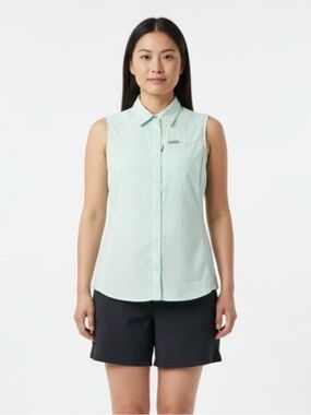 Columbia 🎣 Mint Sleeveless Button-Down Shirt